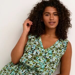 Floral V-Neck DressFloral V-Neck Dress Avenue Plus 22/24 Sleeveless Layer Cottag